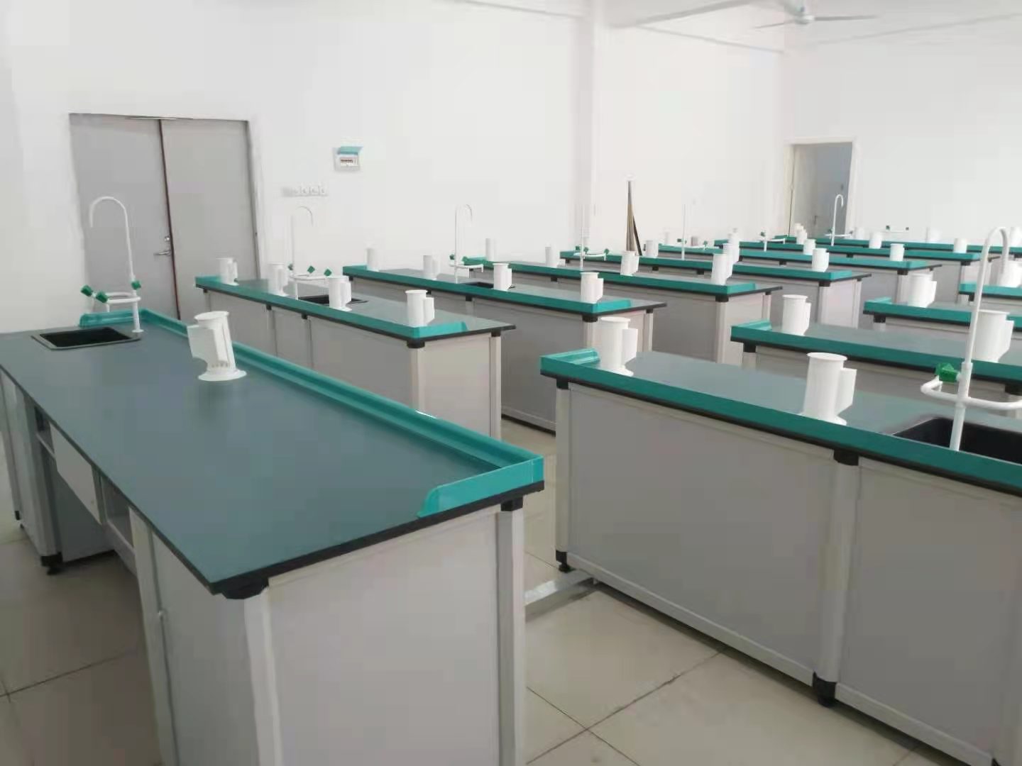 初高中理化生普通實驗室